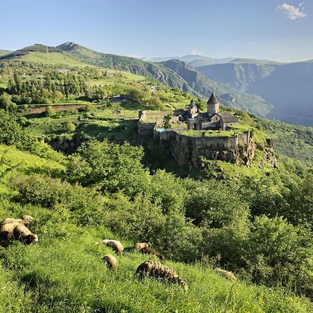 Zartonq Hotel Tatev Eksteriør billede
