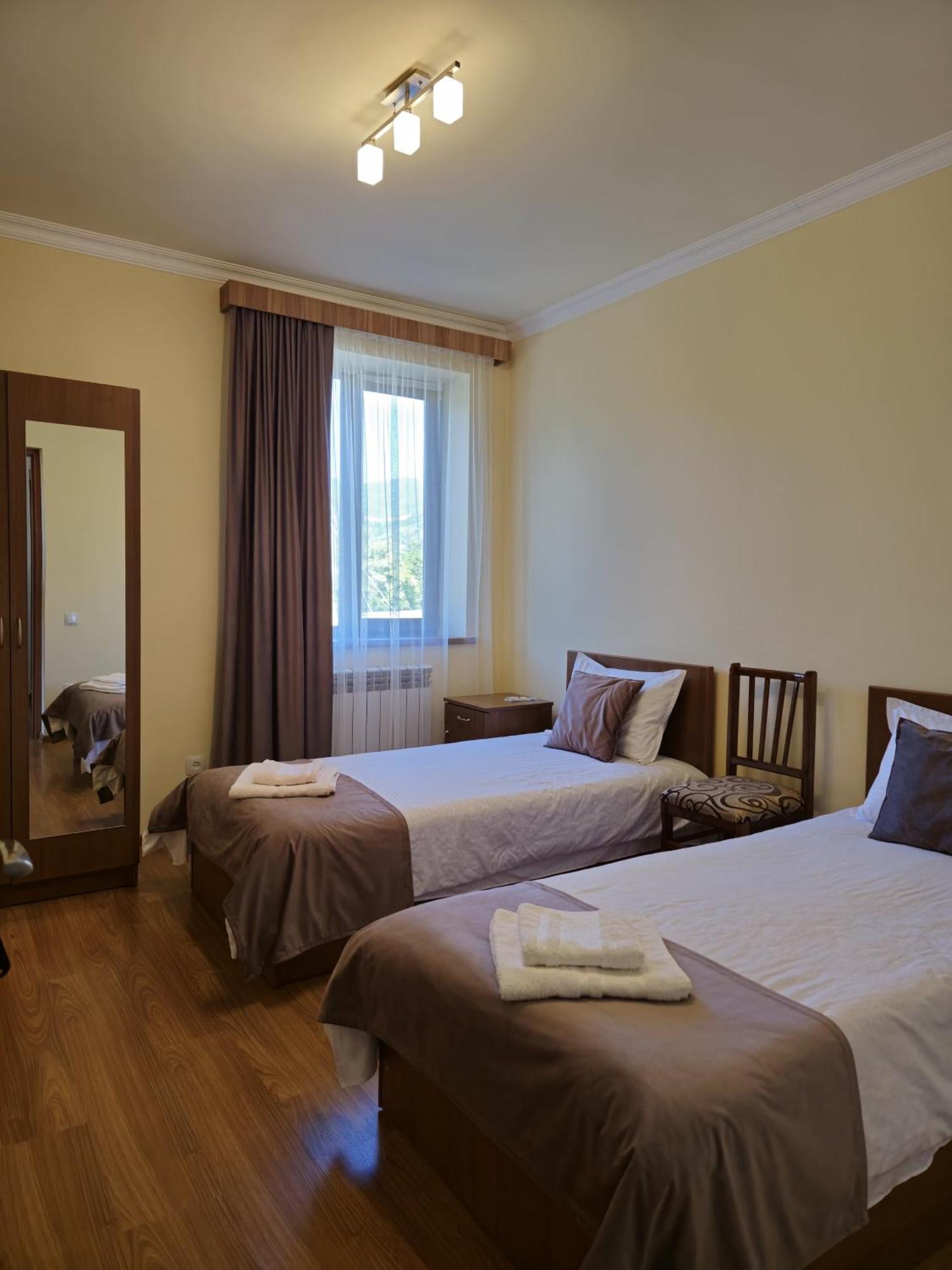Zartonq Hotel Tatev Eksteriør billede