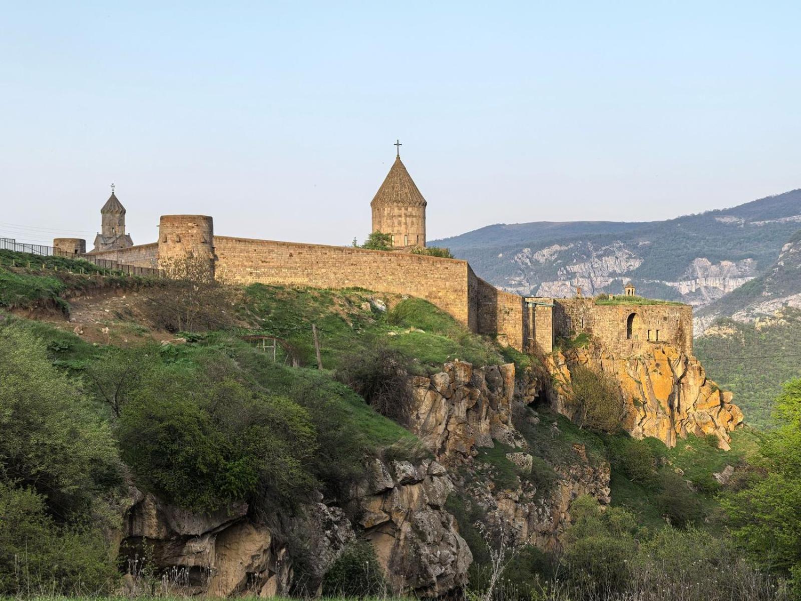 Zartonq Hotel Tatev Eksteriør billede